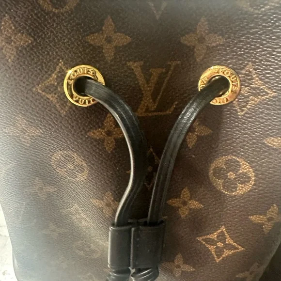 Monogram Fashion leather Bucket Bag - Picture 4 of 4